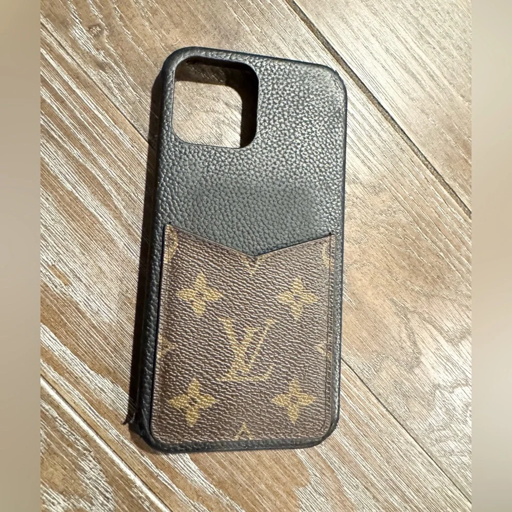 Authentic Louis Vuitton iPhone 12 Pro Max Bumper - Picture 10 of 11